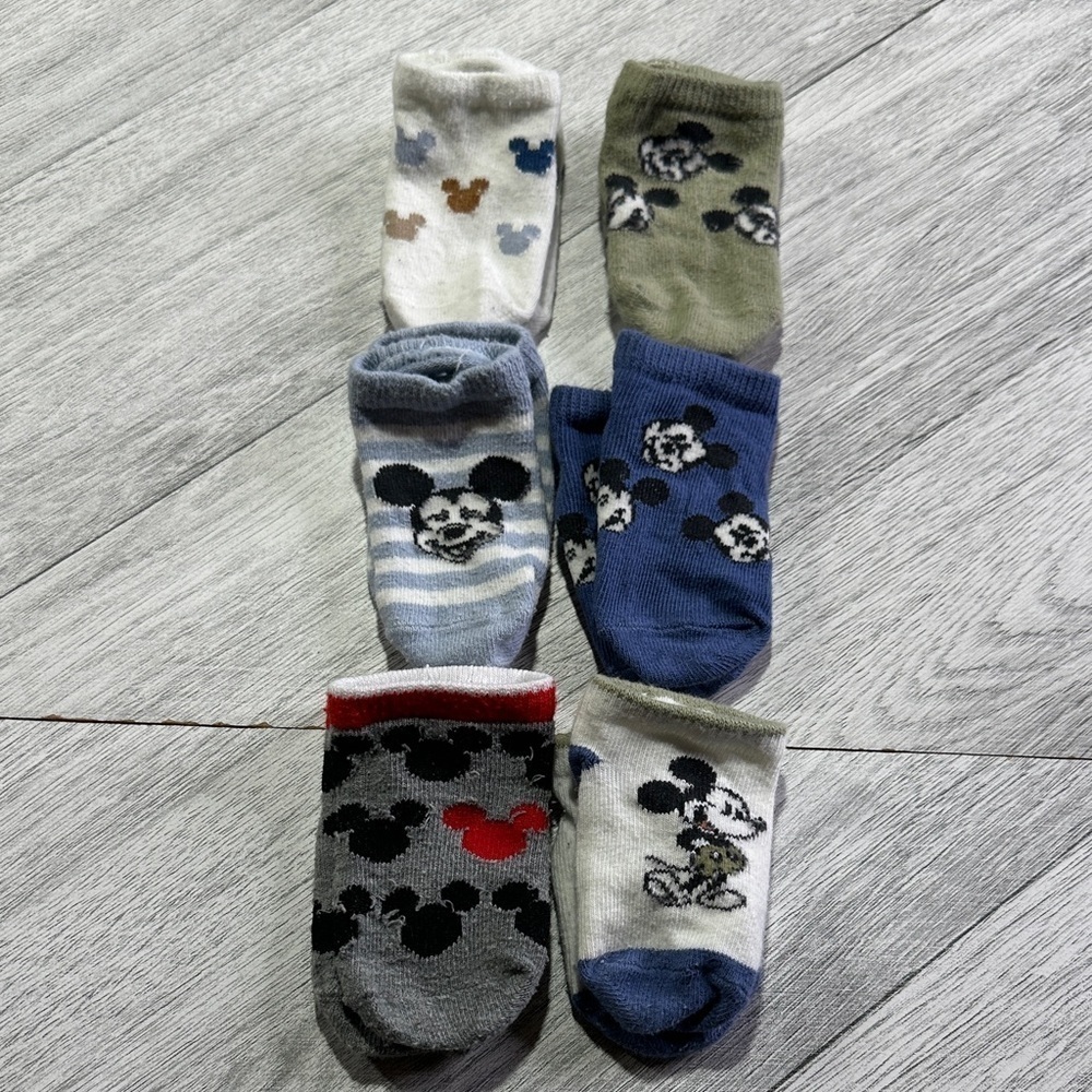 👦🏼 5/$35 - Disney Mickey Mouse Colorful Socks Collection baby’s 3-9m